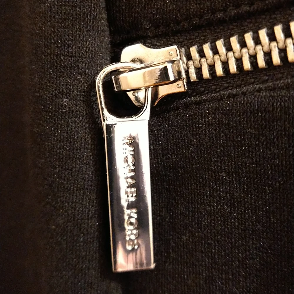 Michael Kors black skirt Sz 6 - Picture 2 of 8